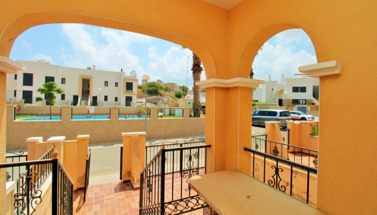 Resale - Semi-Detached - Villamartín