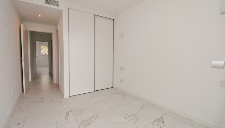 Resale - Apartment - Punta Prima