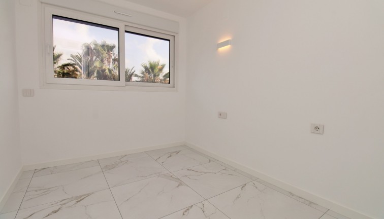 Resale - Apartment - Punta Prima