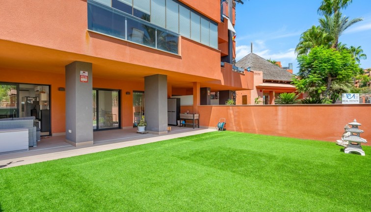 Resale - Apartment - Villamartín