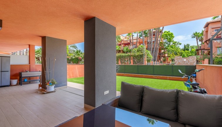 Resale - Apartment - Villamartín