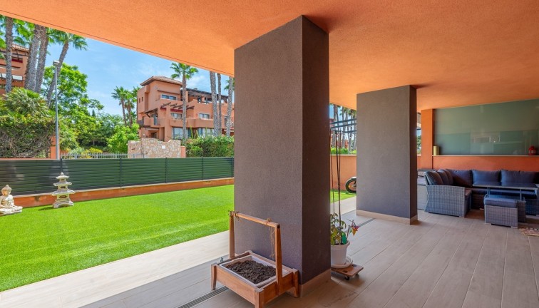 Resale - Apartment - Villamartín