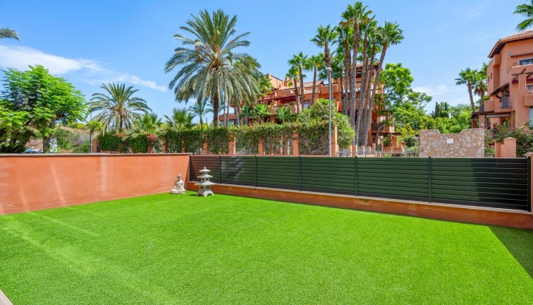 Resale - Apartment - Villamartín