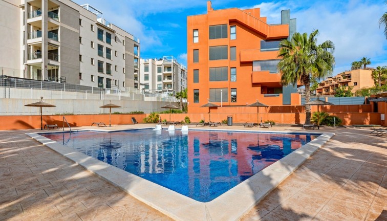 Resale - Apartment - Villamartín