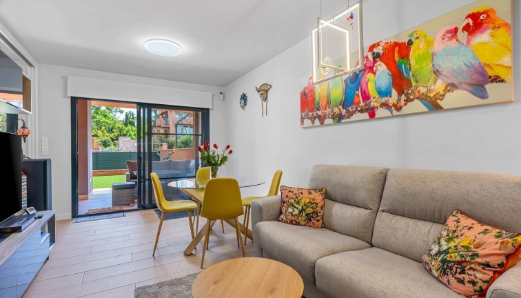 Resale - Apartment - Villamartín