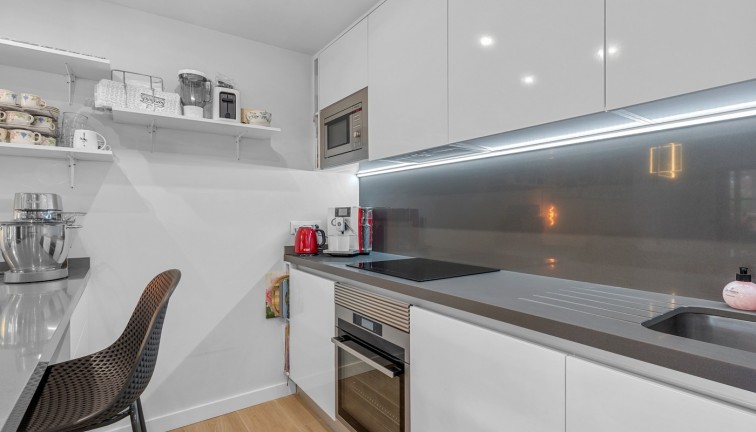 Resale - Apartment - Villamartín
