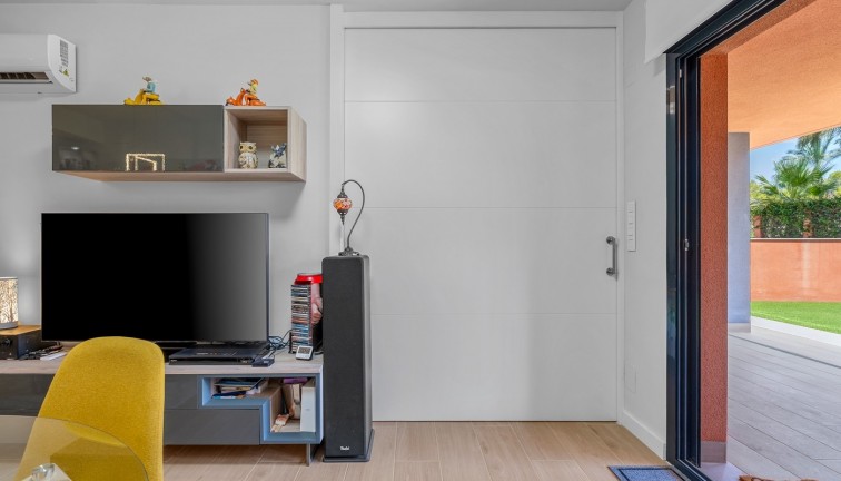 Resale - Apartment - Villamartín