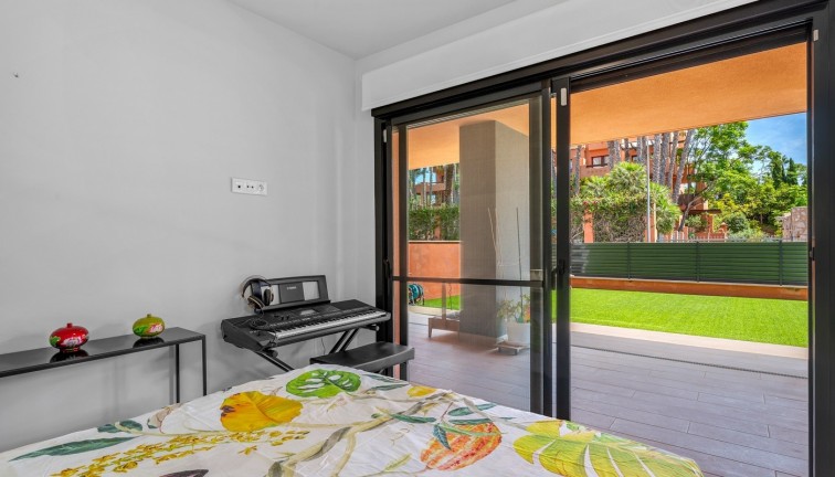 Resale - Apartment - Villamartín