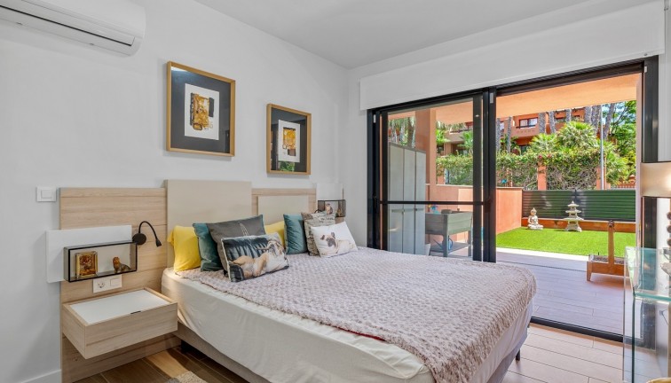 Resale - Apartment - Villamartín