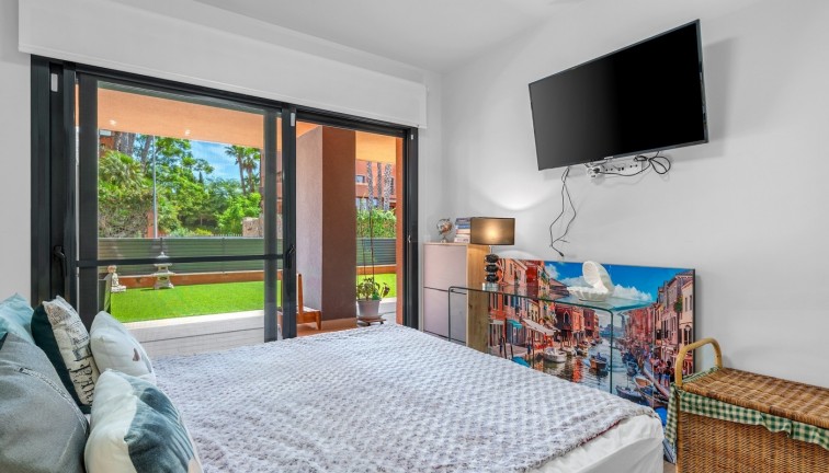 Resale - Apartment - Villamartín