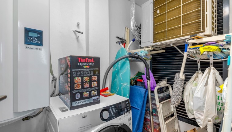 Resale - Apartment - Villamartín