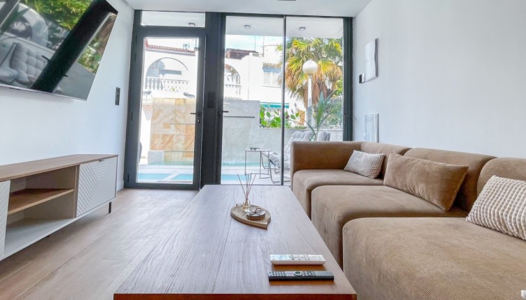 Jälleenmyynti - Paritalo/Rivitalo - Torrevieja - Nueva Torrevieja