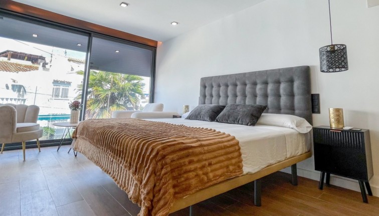 Jälleenmyynti - Paritalo/Rivitalo - Torrevieja - Nueva Torrevieja