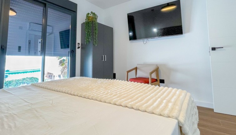 Jälleenmyynti - Paritalo/Rivitalo - Torrevieja - Nueva Torrevieja