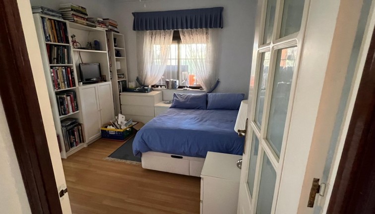 Jälleenmyynti - Erillistalo - Orihuela - Cabo Roig
