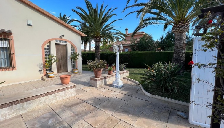 Jälleenmyynti - Erillistalo - Orihuela - Cabo Roig
