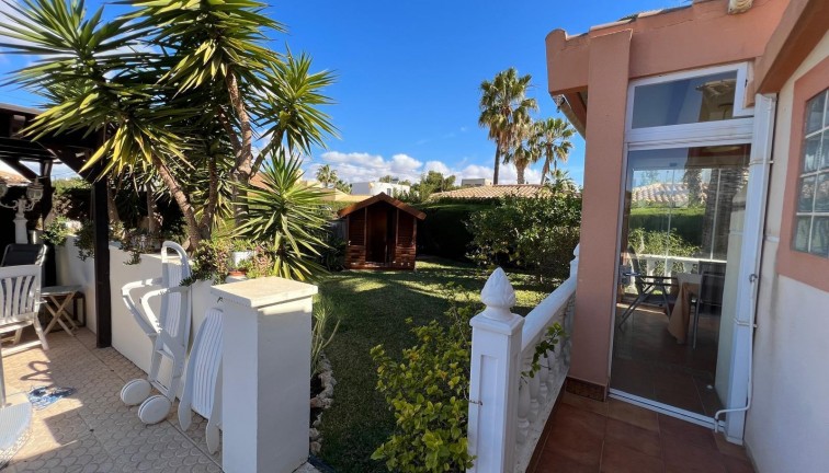 Jälleenmyynti - Erillistalo - Orihuela - Cabo Roig