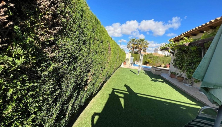 Jälleenmyynti - Erillistalo - Orihuela - Cabo Roig