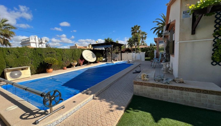 Jälleenmyynti - Erillistalo - Orihuela - Cabo Roig