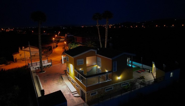 Reventa - Chalet - Orihuela - Correntías Medias