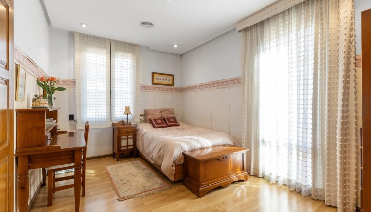 Jälleenmyynti - Erillistalo - Torrevieja - La veleta