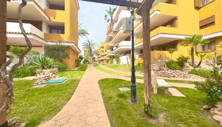 Återförsäljning - Lägenhet - Torrevieja - Punta Prima