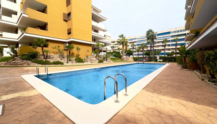 Återförsäljning - Lägenhet - Torrevieja - Punta Prima