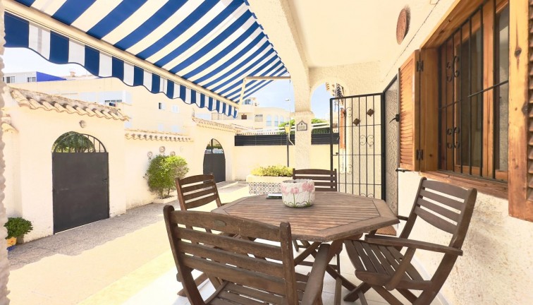 Jälleenmyynti - Erillistalo - Orihuela Costa - La Zenia