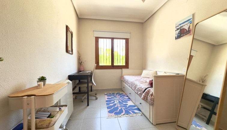 Jälleenmyynti - Erillistalo - Orihuela Costa - La Zenia