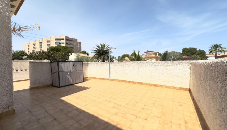 Jälleenmyynti - Erillistalo - Orihuela Costa - La Zenia
