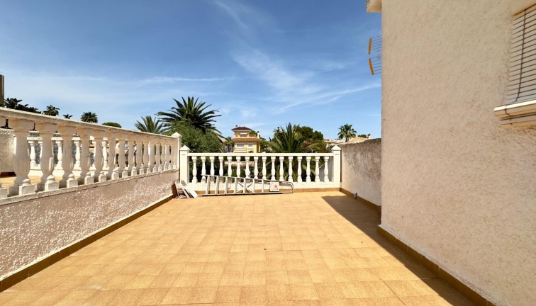 Jälleenmyynti - Erillistalo - Orihuela Costa - La Zenia