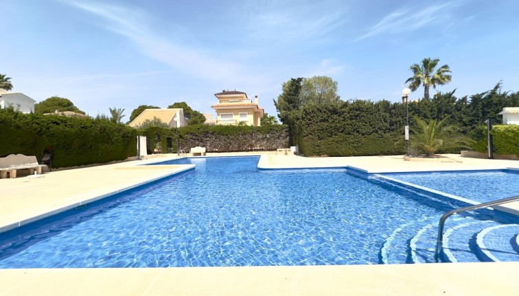 Jälleenmyynti - Erillistalo - Orihuela Costa - La Zenia