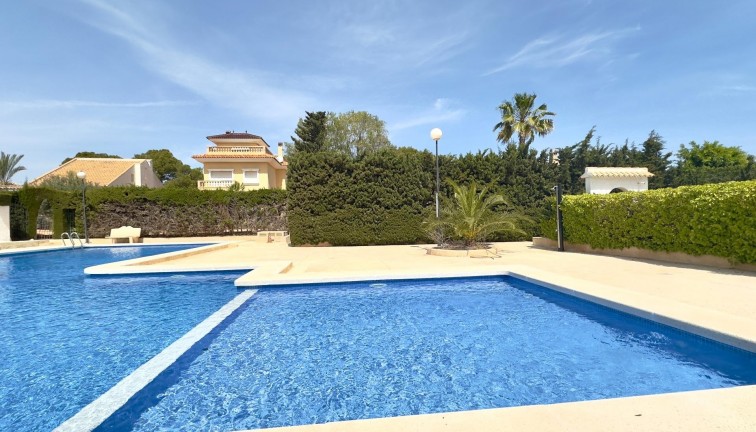 Jälleenmyynti - Erillistalo - Orihuela Costa - La Zenia