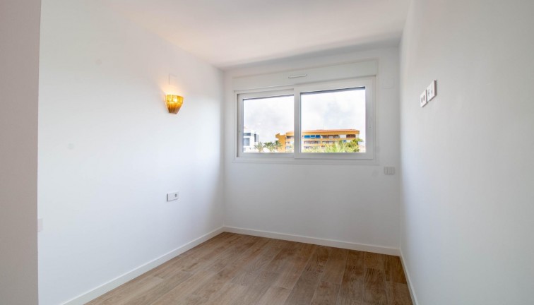 Resale - Apartment - Torrevieja - Punta Prima