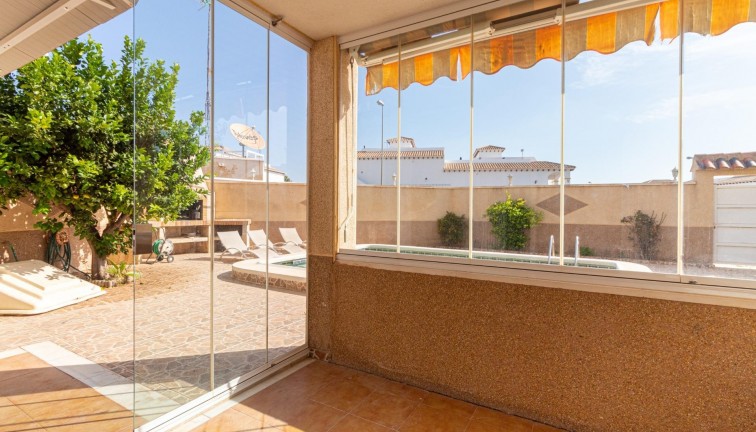 Jälleenmyynti - Bungalow - Orihuela Costa - Punta Prima