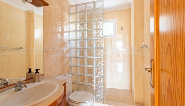 Jälleenmyynti - Bungalow - Orihuela Costa - Punta Prima