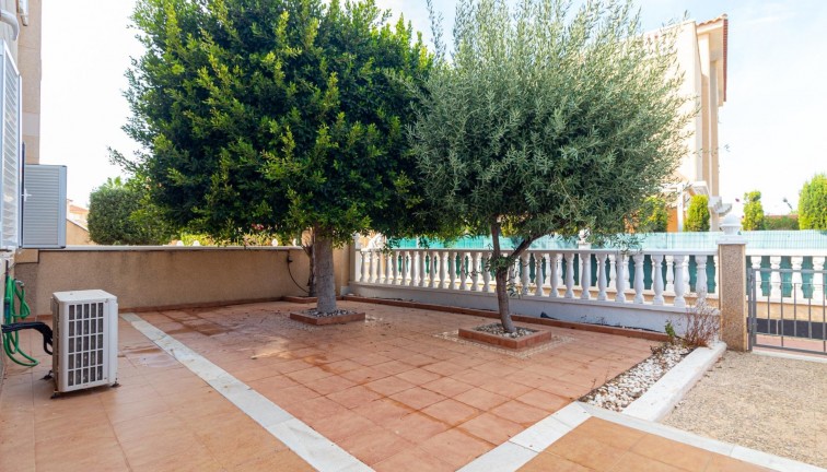 Jälleenmyynti - Bungalow - Orihuela Costa - Punta Prima