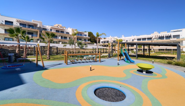 Uudistuotanto - Asunto - Estepona (Málaga) - Spain