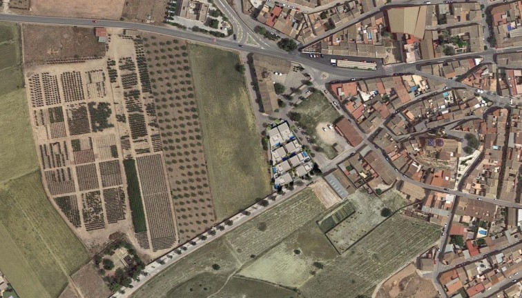 Uudistuotanto - Erillistalo - Hondón de las Nieves