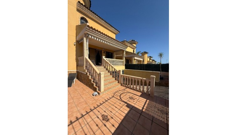 Jälleenmyynti - Erillistalo - Orihuela - Villamartín