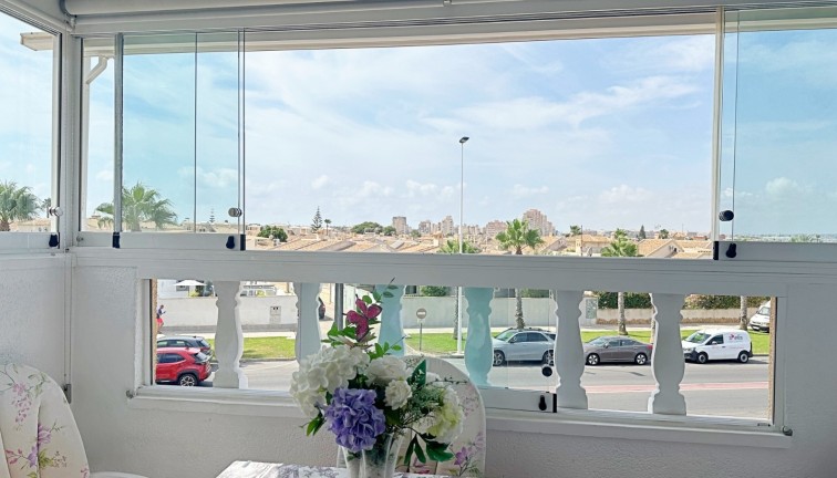 Återförsäljning - Bungalow - Torrevieja - Aguas Nuevas