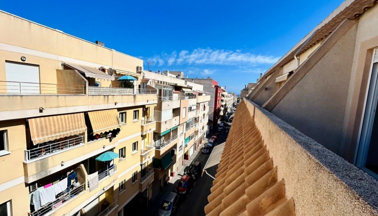 Jälleenmyynti - Asunto - Torrevieja