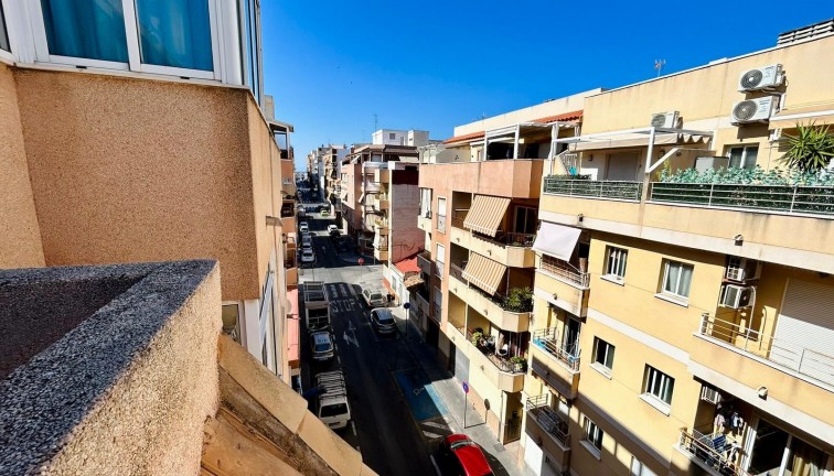 Jälleenmyynti - Asunto - Torrevieja