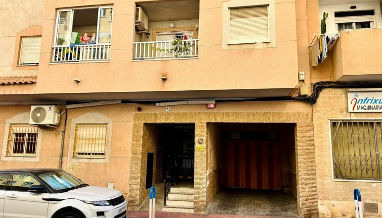 Jälleenmyynti - Asunto - Torrevieja