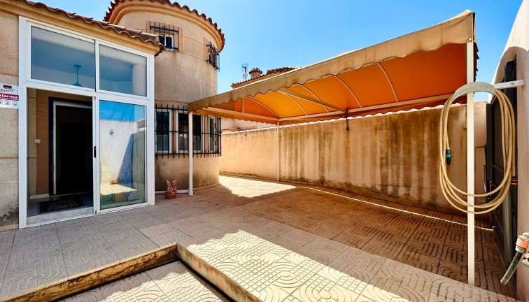 Resale - Chalet - Torrevieja - San Luis
