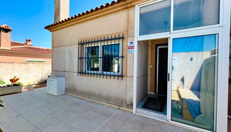 Resale - Chalet - Torrevieja - San Luis