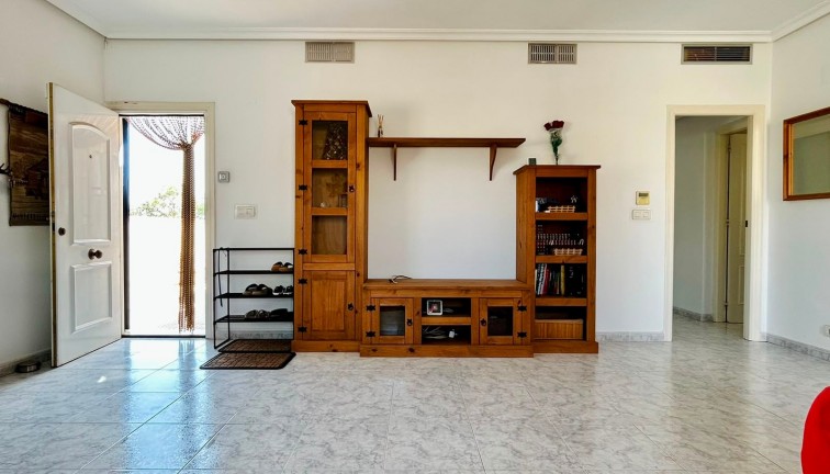 Resale - Chalet - Torrevieja - San Luis