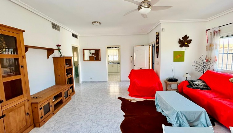 Resale - Chalet - Torrevieja - San Luis