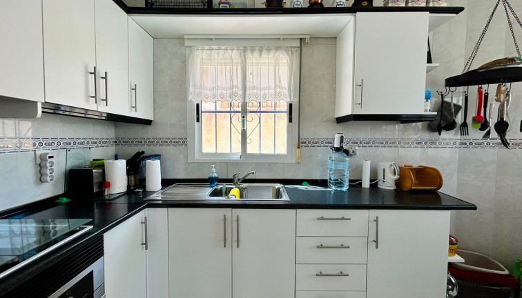 Resale - Chalet - Torrevieja - San Luis