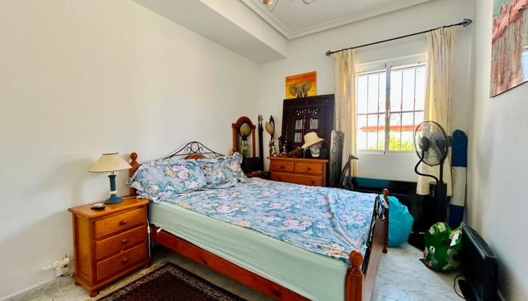Resale - Chalet - Torrevieja - San Luis